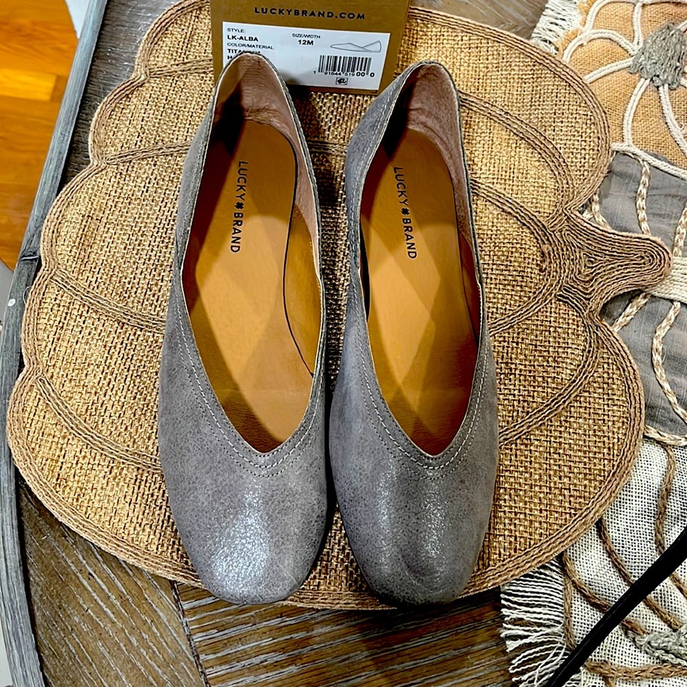 Lucky brand flats titanium